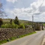 Character In West Burton, Wensleydale Holiday home *